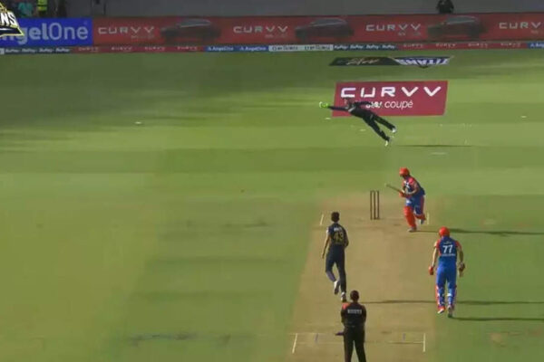 Watch: Jos Buttler takes flying catch to send Vipraj Nigam back in GT vs DC | Cricket News
